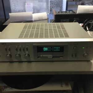 Amplificatore Akai AM u02