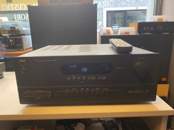 Nad T-753 Sintoamplificatore