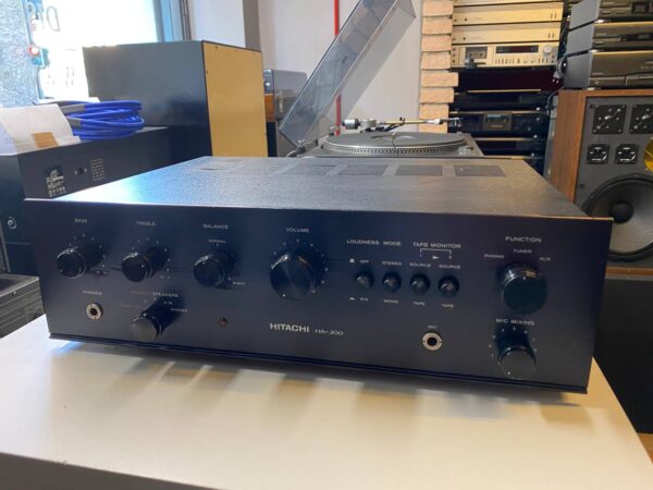 Hitachi HA-300 amplificatore